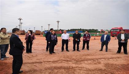 副市長吳新春深入市公共衛(wèi)生臨床醫(yī)療中心現(xiàn)場(chǎng)辦公